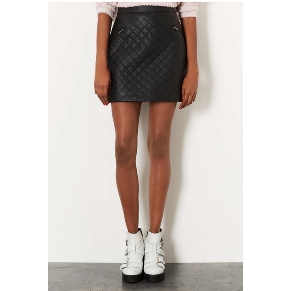 TOPSHOP Quilted PU Leather Skirt - Picture 2 of 8